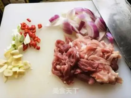 Make Iron pot bean noodles step 2