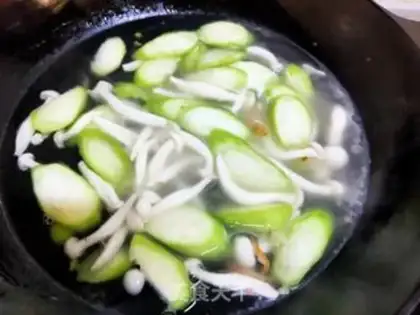 Make Silver ear soup with white mushrooms step 6