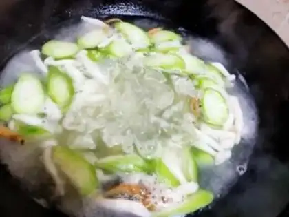 Make Silver ear soup with white mushrooms step 7