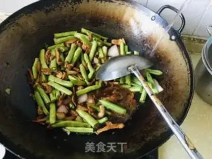 Make Iron pot bean noodles step 8