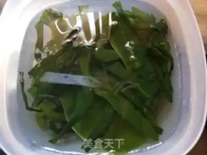 Make Tofu soup with salmon head step 0