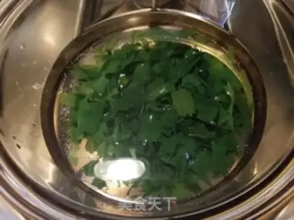 Make Tofu soup with salmon head step 2