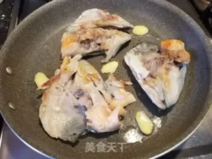 Make Tofu soup with salmon head step 3