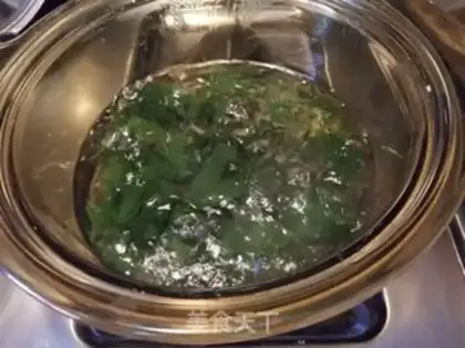 Make Tofu soup with salmon head step 4
