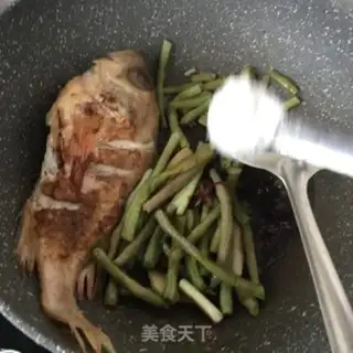 Make Sour bean-fruit soup step 11