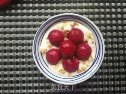 Make Flamingo fruit, yogurt bowl step 6