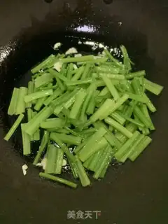 Make Celery fried dry step 5