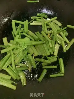 Make Celery fried dry step 6