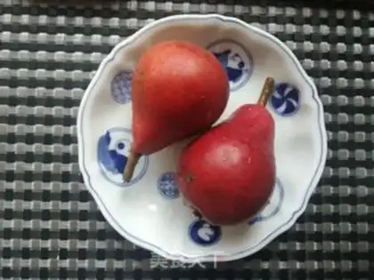 Make Red pear fruit, yogurt bowl step 1