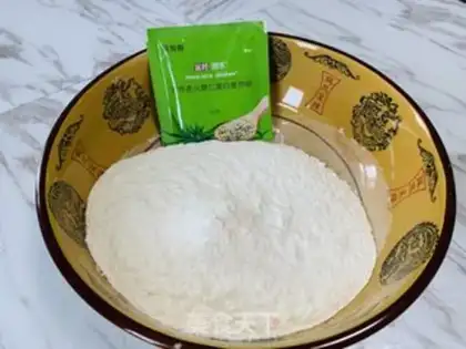 Make Pyramid butter and onions step 0