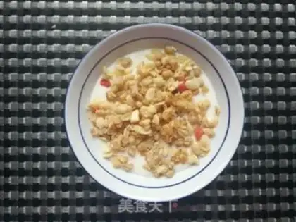 Make Red pear fruit, yogurt bowl step 5