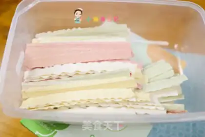 Make ♪ The flowers hold the eggs ♪ step 1
