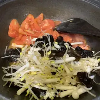 Make Tomato eggs and fungus step 5