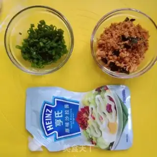 Make Let go of the meat and rip the roll step 3