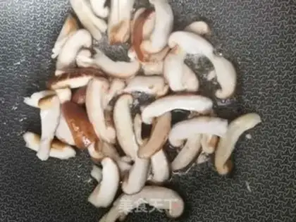 Make Scrambled mushrooms step 4