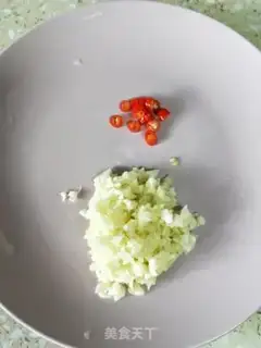 Make Garlic toothpaste step 1
