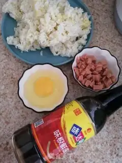 Make Soy ham and sausage fried rice step 0