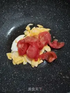 Make Tomato acid noodles step 1