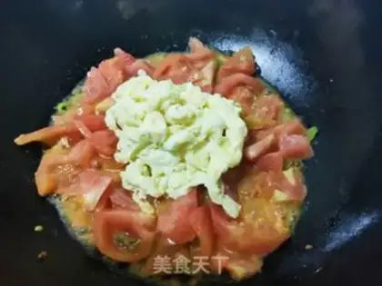 Make Tomato fried eggs step 5