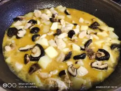 Make Curry chicken potato gravy step 6