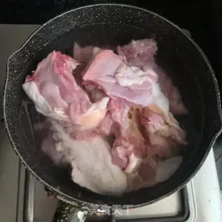 Make Tea mushrooms and duck soup step 0