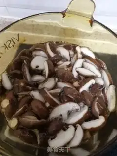 Make Fried mushrooms and eggs step 2