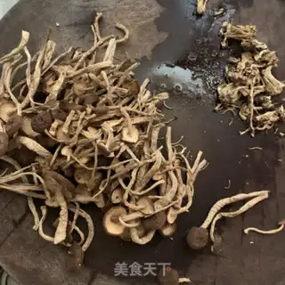 Make Tea mushrooms and duck soup step 1