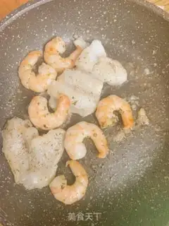 Make Dragonfish shrimp cheese sandwich step 1