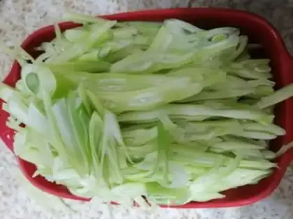 Make Scrambled eggs step 1