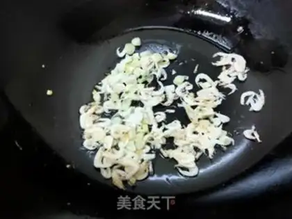 Make Shrimp peeled pepper and fried eggs step 3