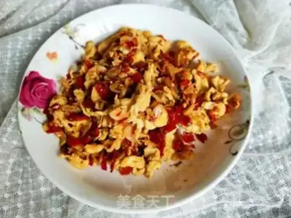 Make Shrimp peeled pepper and fried eggs step 8