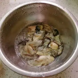 Make Egg soup step 1