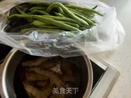 Make Crayfish beans step 0