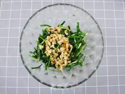 Make walnut gravy step 5