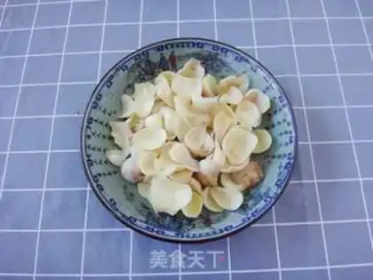 Make Lily Lotus Steam soup step 3
