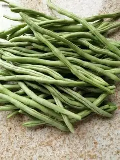 Make Garlic beans step 0