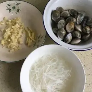 Make Garlic fans burn clams step 0