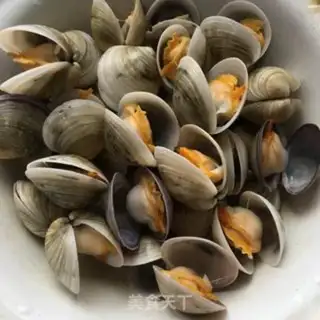 Make Garlic fans burn clams step 1