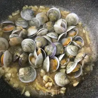 Make Garlic fans burn clams step 3