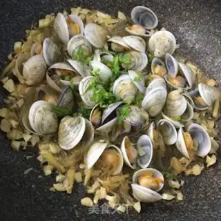 Make Garlic fans burn clams step 4
