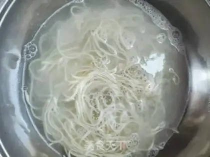 Make The bean-fruit noodles step 1