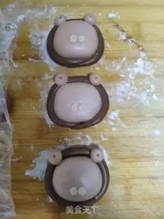 Make Little lion sesame sack step 12