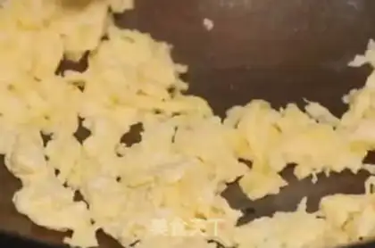 Make Egg sauce noodles step 2