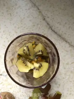 Make A walnut cup of yogurt step 3