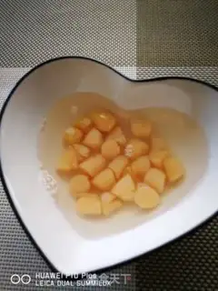 Make Dry melon soup step 1