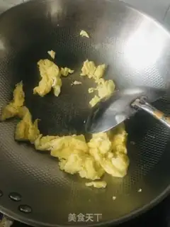 Make Garlic fried eggs step 3