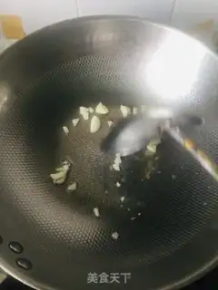 Make Garlic fried eggs step 4