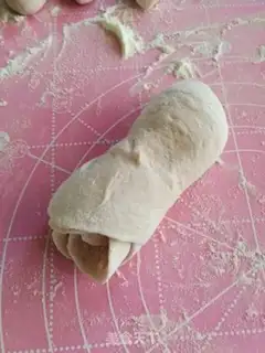 Make Rose buns step 6