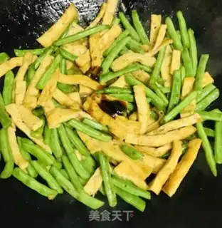 Make Four seasons of bean fried meat step 6