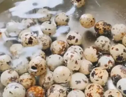 Make Red roasted quail eggs step 0